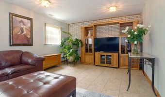 440 W Lake Park Dr, Addison, IL 60101