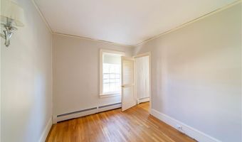 137 First Ave 2, East Greenwich, RI 02818