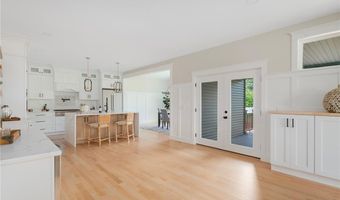 5 Braeburn Cir, Cranston, RI 02921