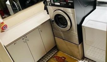 81 W 27TH St 1, Bayonne, NJ 07002