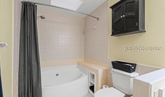 31 Chesterfield Lake Dr, Beaufort, SC 29906