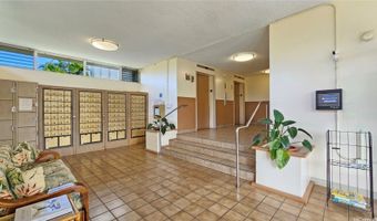 796 Isenberg St 16A, Honolulu, HI 96826