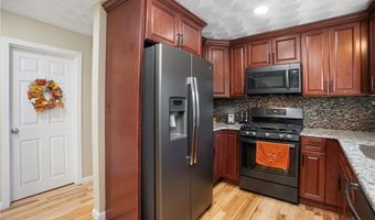 6 Eldorado Dr, Johnston, RI 02919