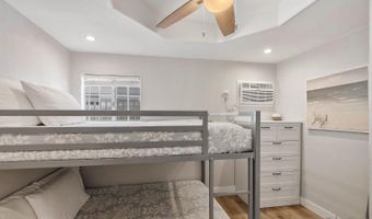 810 Vanitie Ct, San Diego, CA 92109