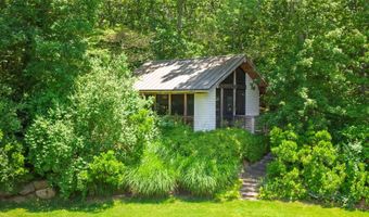 68 Fresh Pond Rd, Amagansett, NY 11930