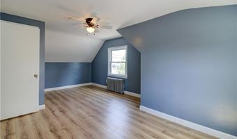 2540 W Shore Rd, Warwick, RI 02889
