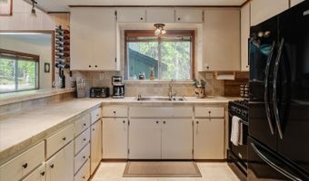 1945 Evergreen Ln, Arnold, CA 95223