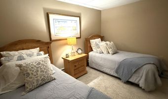 36 Kathryn Ln, Bangor, ME 04401