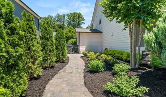 337 Spotted Ridge Cir, Woodstock, GA 30188