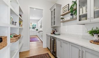 370 8TH St, Atlantic Beach, FL 32233