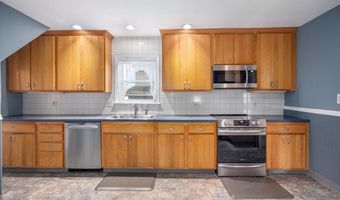 120 W 2ND St, Alburtis, PA 18011