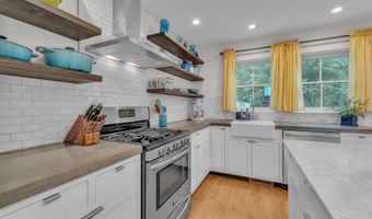436 Pinewood St, Ann Arbor, MI 48103