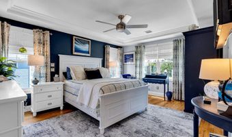 21 W Magnolia Ave, Beach Haven, NJ 08008
