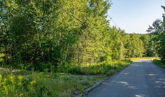 15 Bowling Green Ln, Belfast, ME 04915
