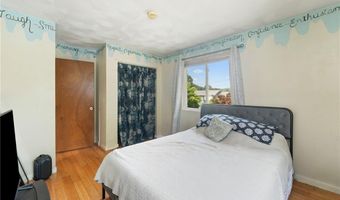 34 Pequot Ave, Warwick, RI 02889