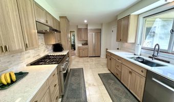 281 Clyde Rd, Bangor, ME 04401