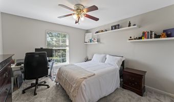 601 Woods Creek Ln, Algonquin, IL 60102