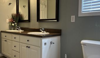 225 Shaw St, Albertville, AL 35950