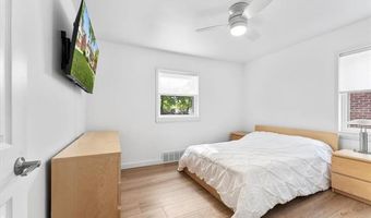 9684 Fox Ave, Allen Park, MI 48101