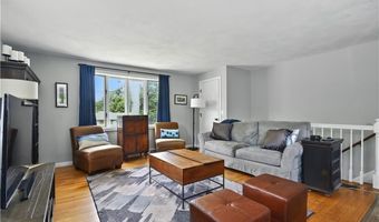 89 Spice Bush Trl, Narragansett, RI 02882