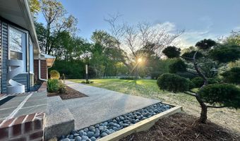 17821 POND Rd, Ashton, MD 20861