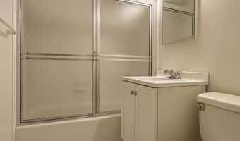 1121 ARLINGTON Blvd 703, Arlington, VA 22209