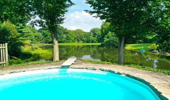 1 Crosstie Ln, Batesville, IN 47006