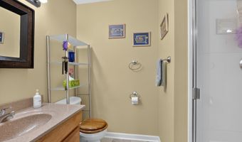 405 Timber Ln 405, Canton, CT 06019
