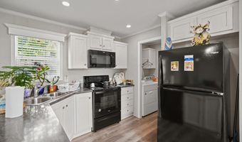 3 Terrace Dr, Ashland, OH 44805