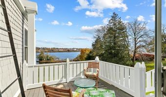 44 Bliss Mine Rd 4, Middletown, RI 02842