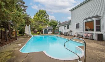 2126 N Williamsburg St, Arlington Heights, IL 60004