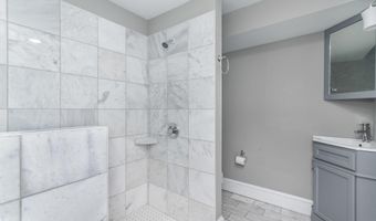 108 W SARATOGA St 5, Baltimore, MD 21201
