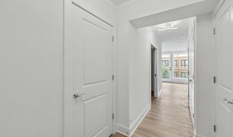 701 N HENRY St 306, Alexandria, VA 22314