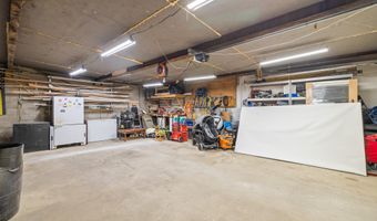 1014 Greene St, Adel, IA 50003
