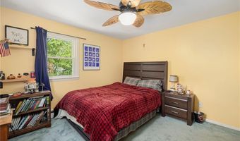 34 Terrace Dr, East Greenwich, RI 02818