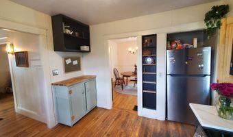 84 14th St, Bangor, ME 04401