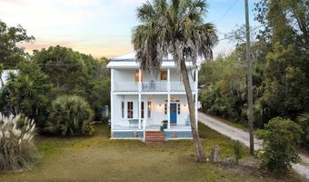 107 Ave B, Apalachicola, FL 32320