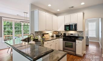 2100 Sablewood Dr, Charlotte, NC 28205