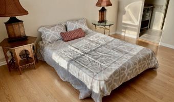 6 Ray Ct, Bedminster, NJ 07921