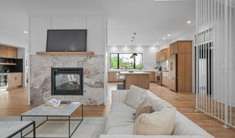 2777 Donna Dr, Columbus, OH 43220