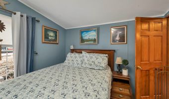 15 Manbow Rd, Alton, NH 03809