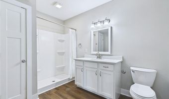 126 Woodland Hills Ct, Alton, IL 62002