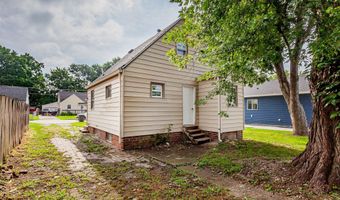 2416 E 38th Ct, Des Moines, IA 50317