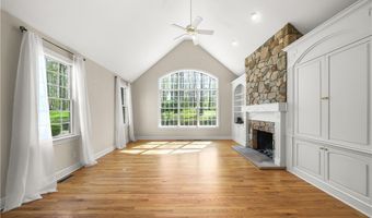 875 Cascades Dr, Aurora, OH 44202