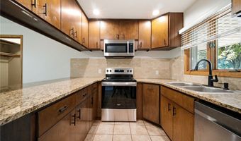 1097 Oak Tree Rd, Akron, OH 44320
