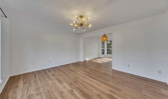 4935 Tanners Spring Dr, Alpharetta, GA 30022