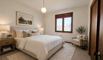 3 Lakeview Dr, Narragansett, RI 02882