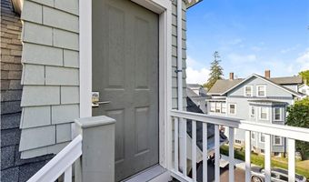 17 Everett St, Newport, RI 02840