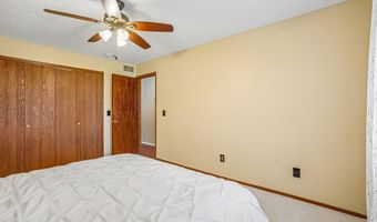 8582 134th St W, Apple Valley, MN 55124