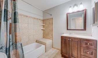 20596 CORNSTALK Ter 302, Ashburn, VA 20147